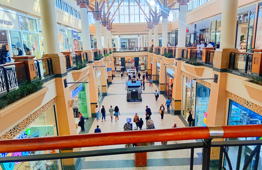 Visit Gateway Theatre of Shopping
